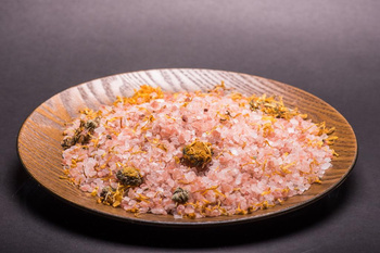 Himalajska sól do kąpieli z nagietkiem Zdrowie Natury, 5kg